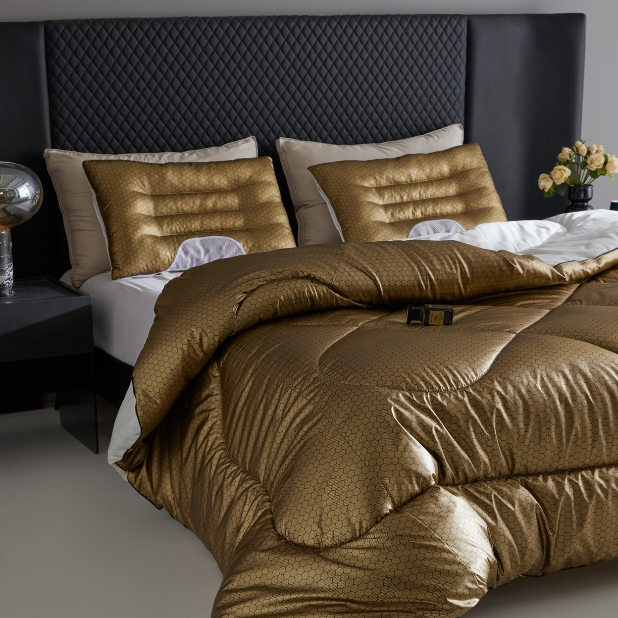 91家纺网 家纺一手货源 找家纺 （总）船王家纺 2025新款石墨烯黑金蓄热被加厚功能被恒温被子保暖冬被礼品被芯太空被批发