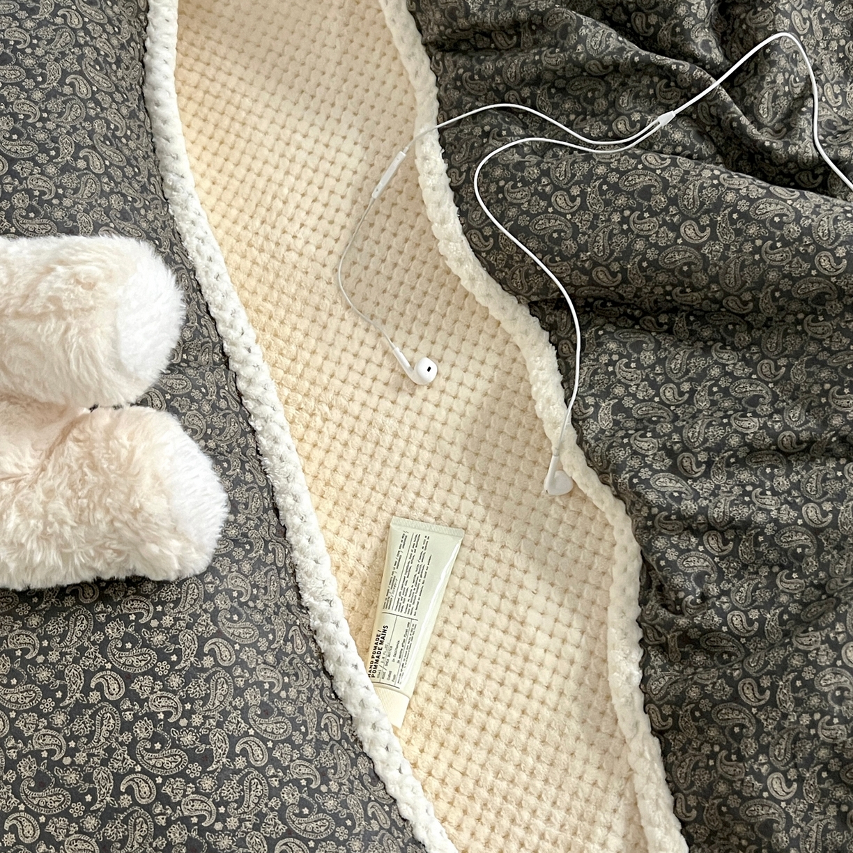 91家纺网 家纺一手货源 找家纺 荣轩 2025秋冬必备新品棉加绒华夫格提花绒工艺款四件套（铺床版） 巴洛克之夜