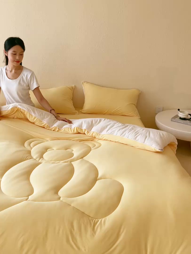 91家纺网 家纺一手货源 找家纺 （总）色鬼布艺高端家居主号 2025新款针织云朵冬被软萌小熊被