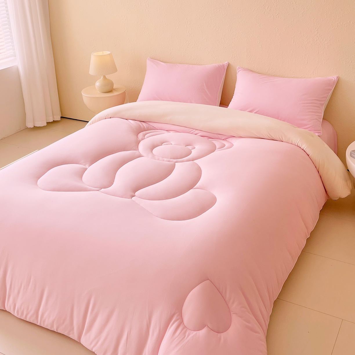 91家纺网 家纺一手货源 找家纺 色鬼布艺高端家居主号 2025新款针织云朵冬被软萌小熊被 粉色