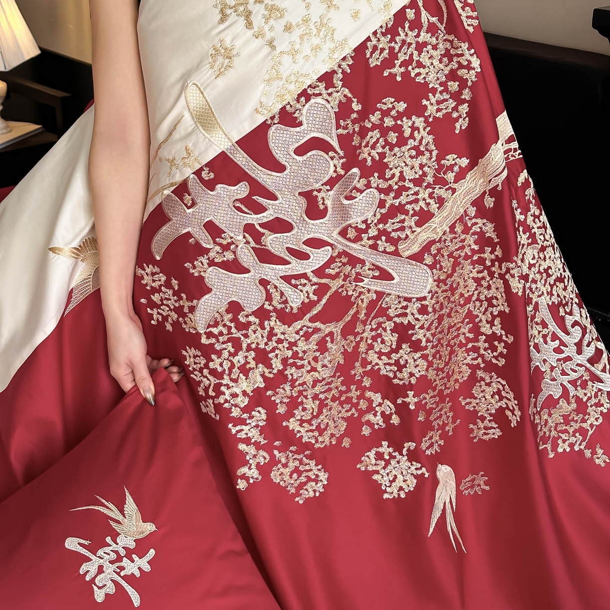 91家纺网 家纺一手货源 找家纺 （总）帝王家纺 2025新款亲肤棉磨毛全棉纯棉刺绣婚庆四件套红色结婚床上用品-喜上眉梢