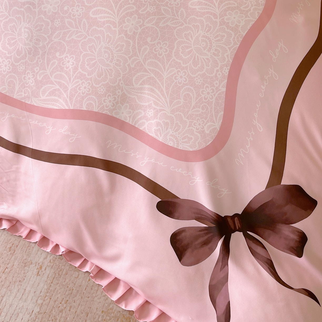 91家纺网 家纺一手货源 找家纺 大麦乐田 2025新款加厚磨毛植物羊绒韩版四件套 法式浪漫 玉