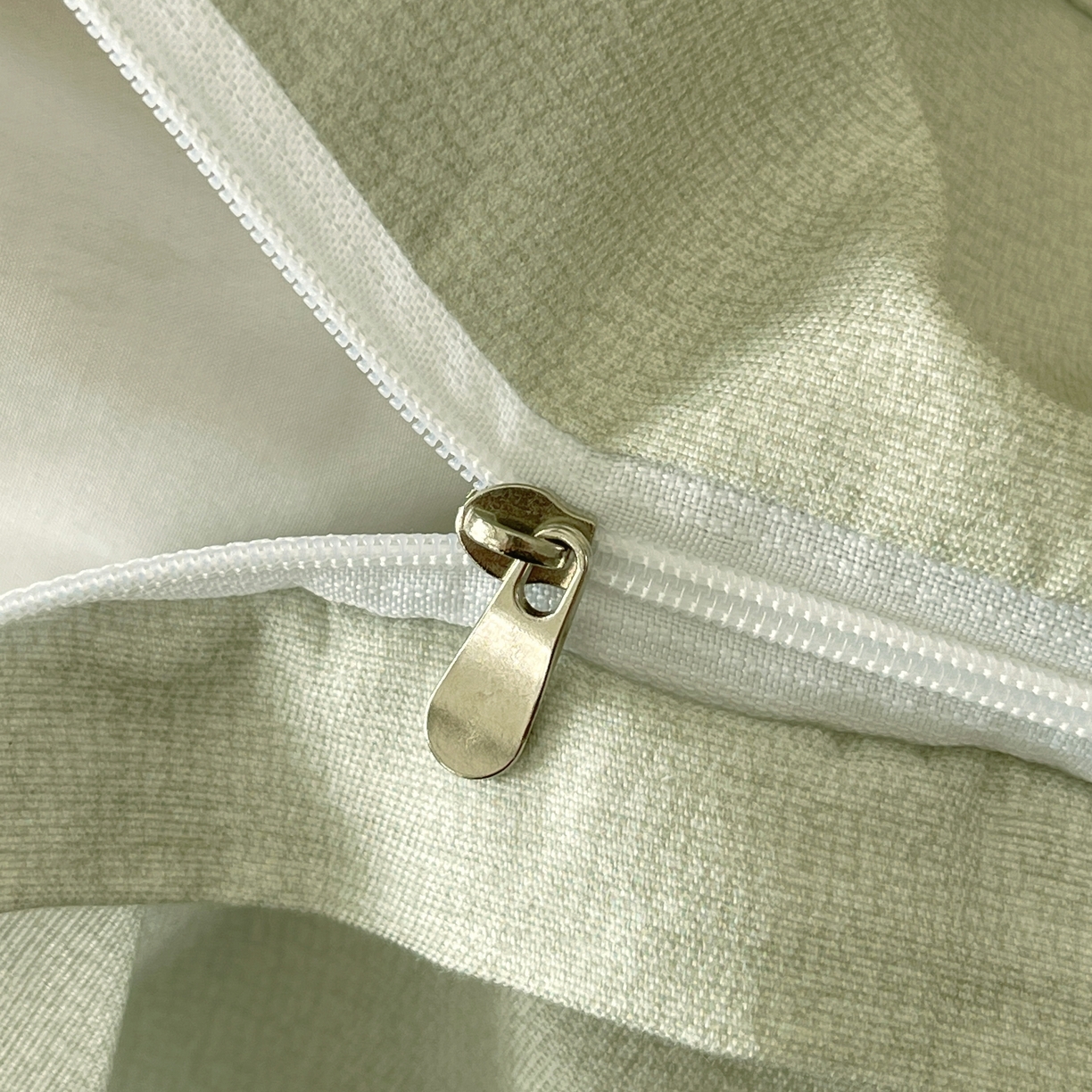 91家纺网 家纺一手货源 找家纺 大麦乐田 2025新款加厚磨毛植物羊绒韩版四件套 法式浪漫 绿