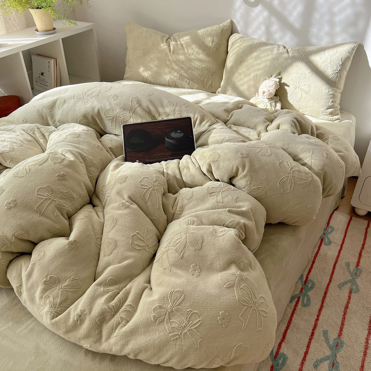 六巷胡同 2025新款INS博主风蝴蝶结心语立体雕花A类牛奶绒四件套 （会员减5元） 蝴蝶结心语-绿