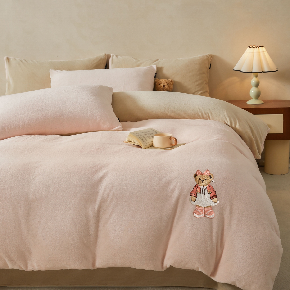 91家纺网 家纺一手货源 找家纺 （总）尚品本色 2025新款牛奶绒绣花四件套