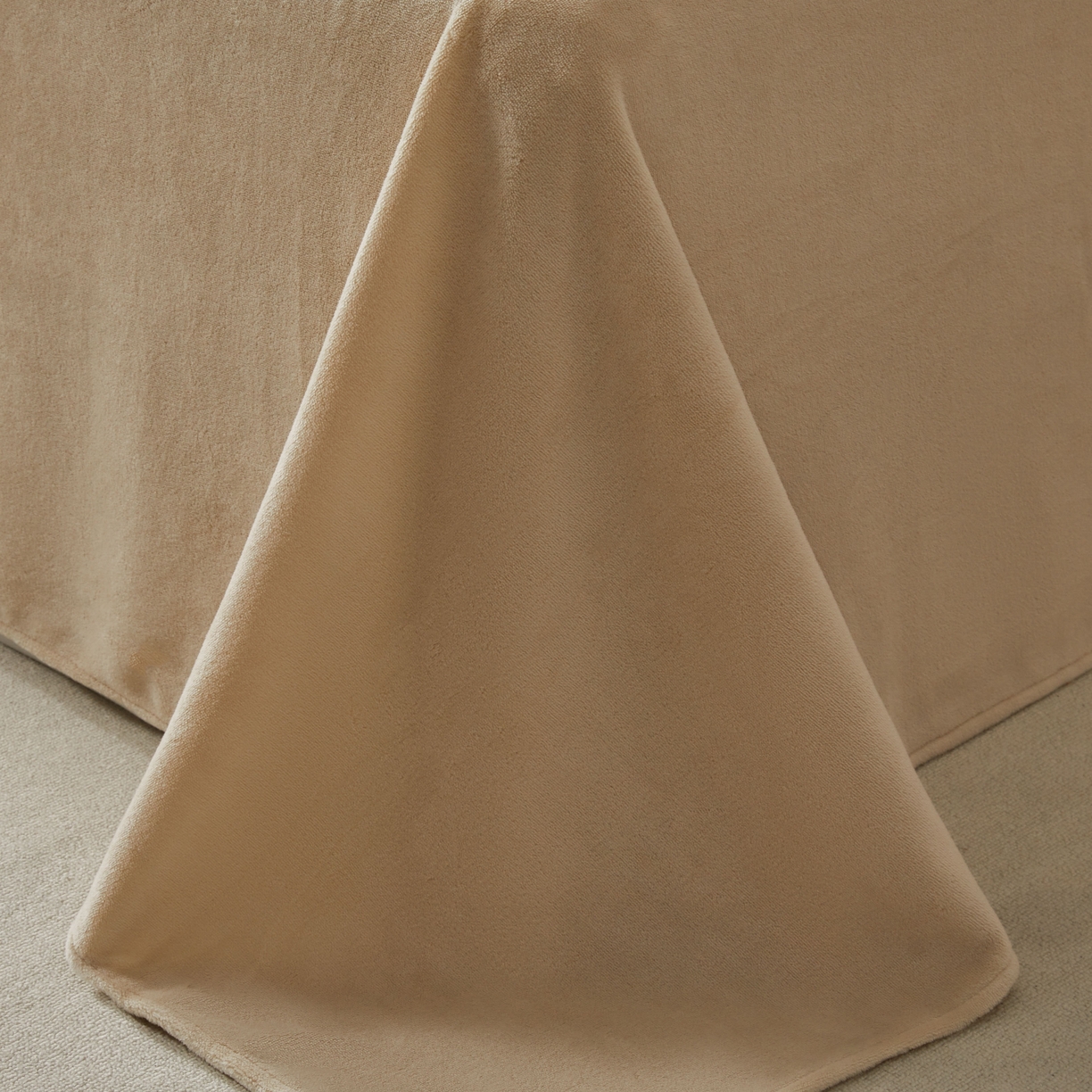 91家纺网 家纺一手货源 找家纺 尚品本色 2025新款牛奶绒绣花四件套 粉色+杏仁色