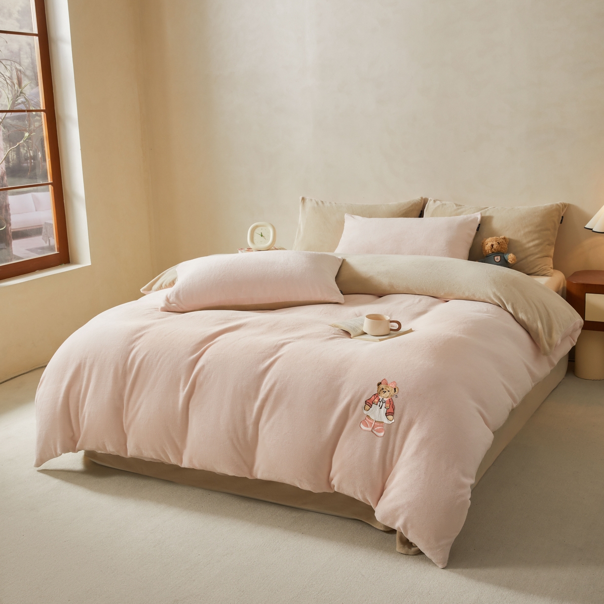 91家纺网 家纺一手货源 找家纺 （总）泰迪爱兰Teddy ISLAND 2025新款牛奶绒绣花四件套