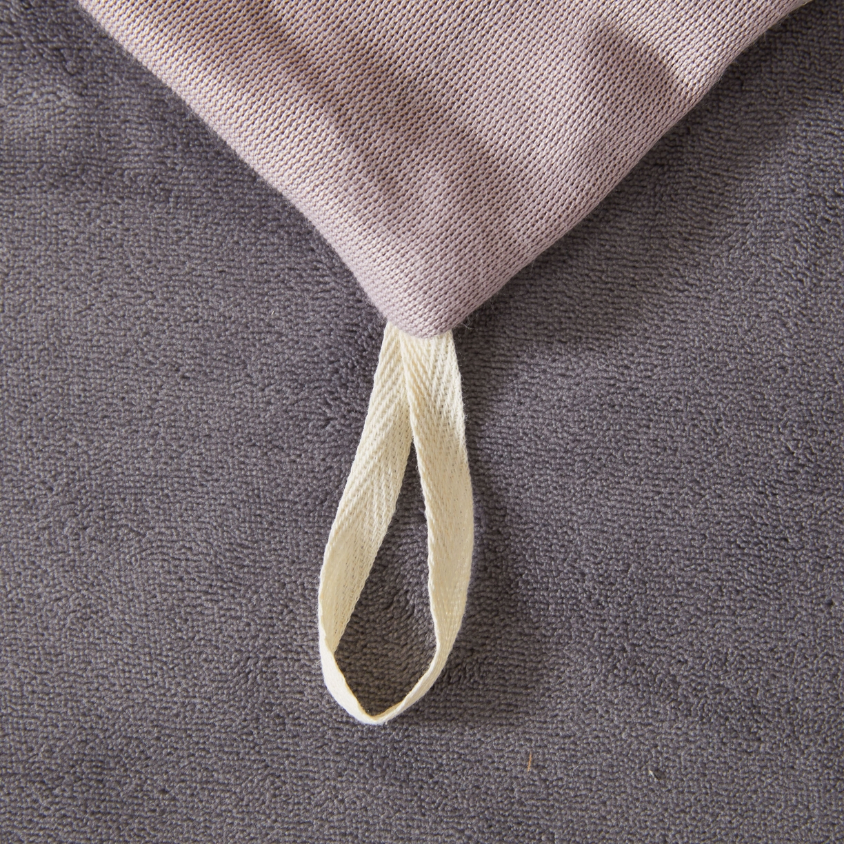 91家纺网 家纺一手货源 找家纺 泰迪爱兰Teddy ISLAND 2025新款牛奶绒绣花四件套 香芋紫+神秘灰