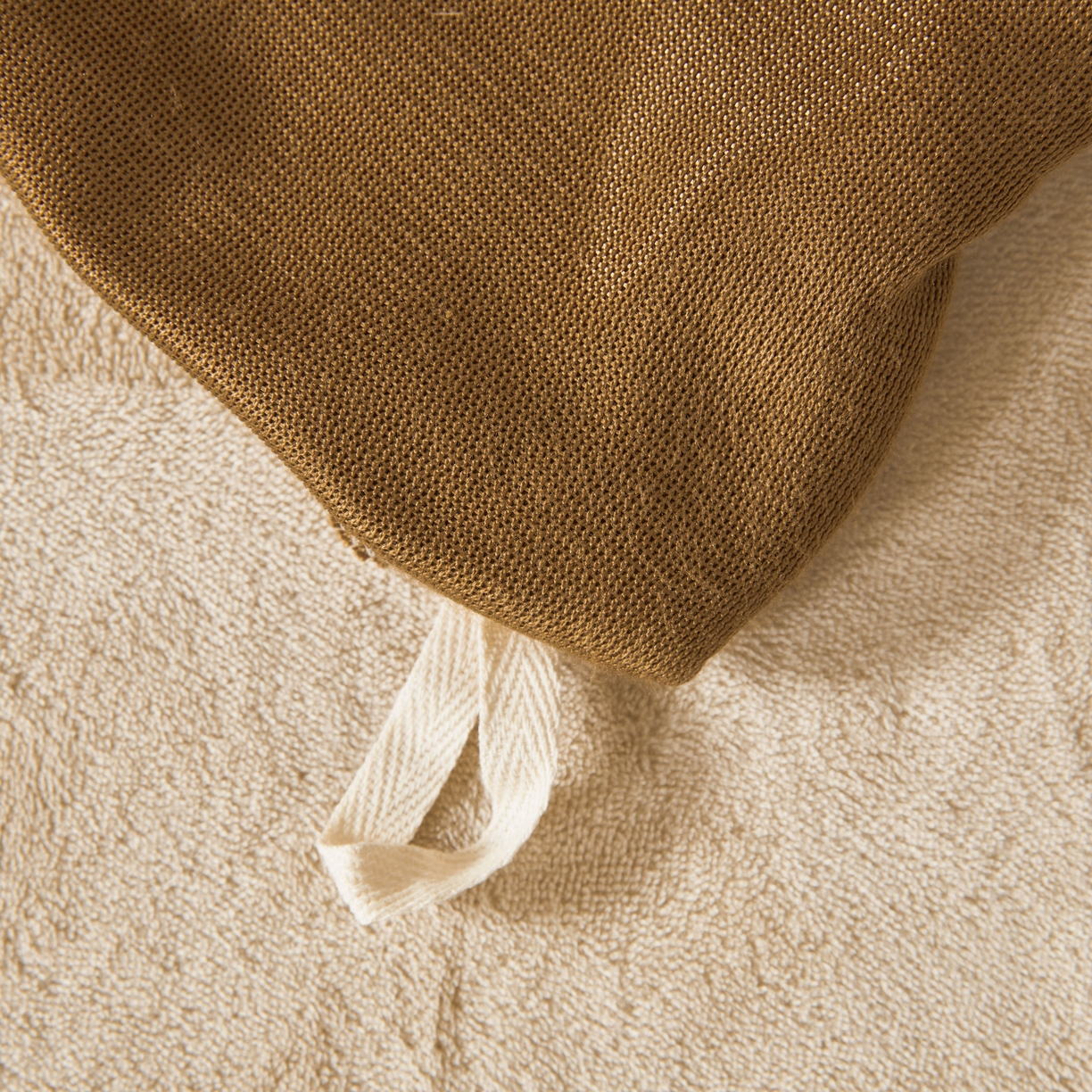 91家纺网 家纺一手货源 找家纺 泰迪爱兰Teddy ISLAND 2025新款牛奶绒绣花四件套 可可色+杏仁色