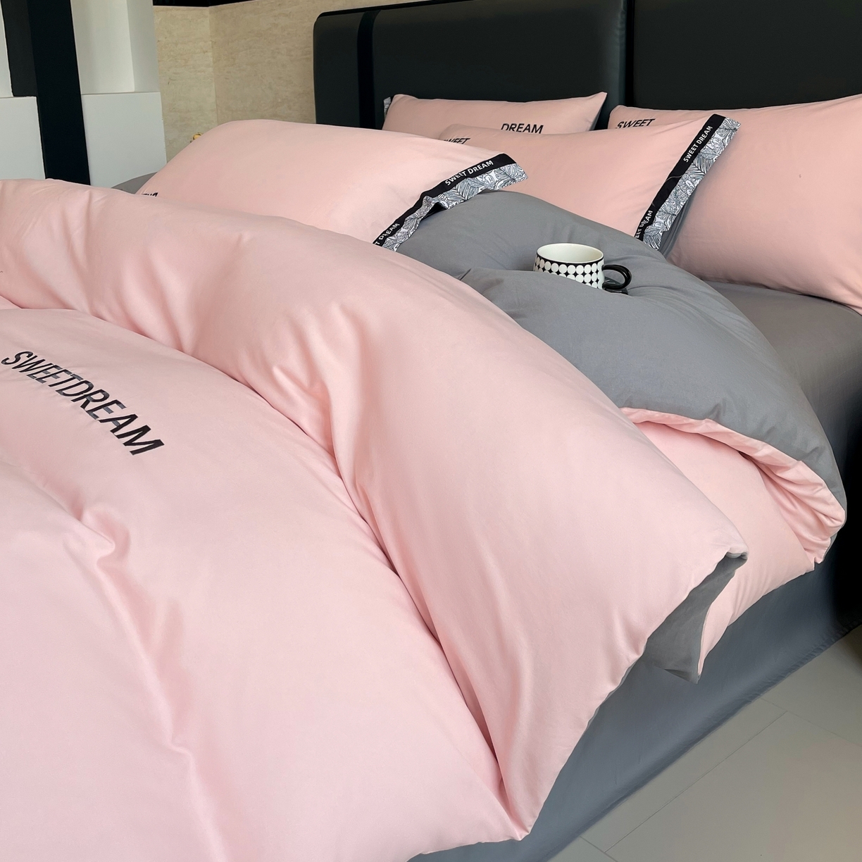 91家纺网 家纺一手货源 找家纺 大麦乐田 2025新款法式轻奢碳素刺绣磨毛四件套-北欧风情 北欧风情 香粉玉