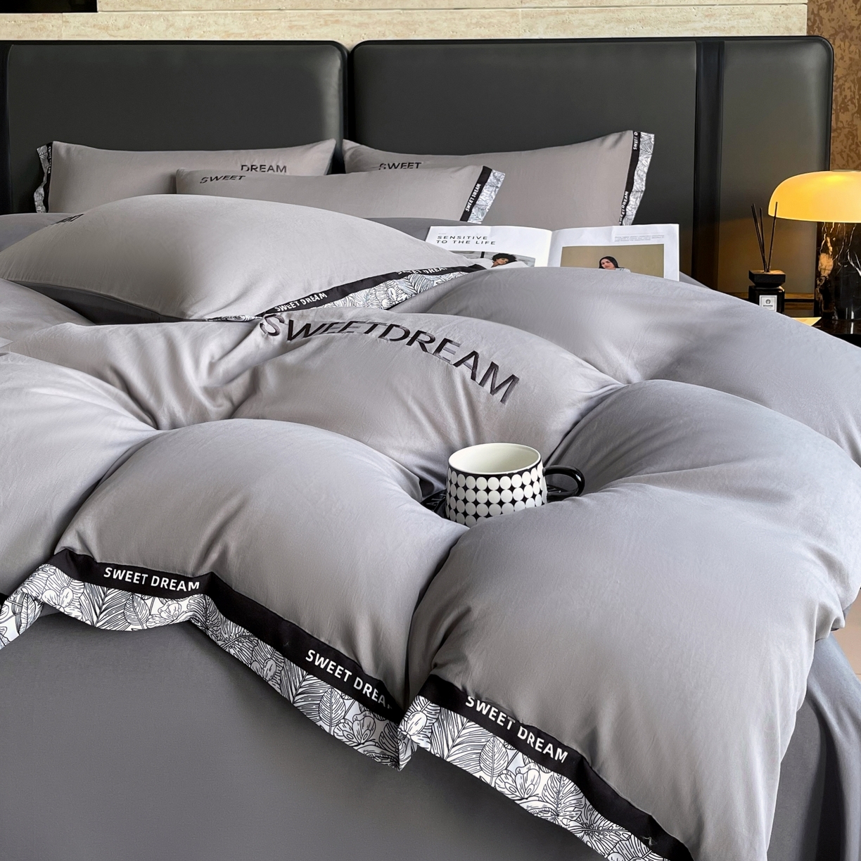 91家纺网 家纺一手货源 找家纺 大麦乐田 2025新款法式轻奢碳素刺绣磨毛四件套-北欧风情 北欧风情 绅士灰