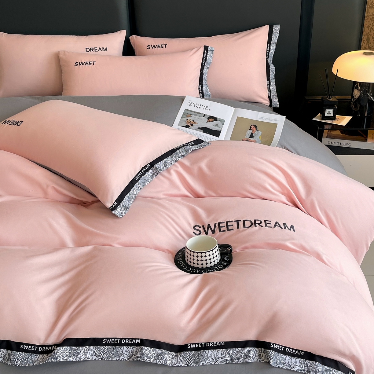 91家纺网 家纺一手货源 找家纺 大麦乐田 2025新款法式轻奢碳素刺绣磨毛四件套-北欧风情 北欧风情 香粉玉