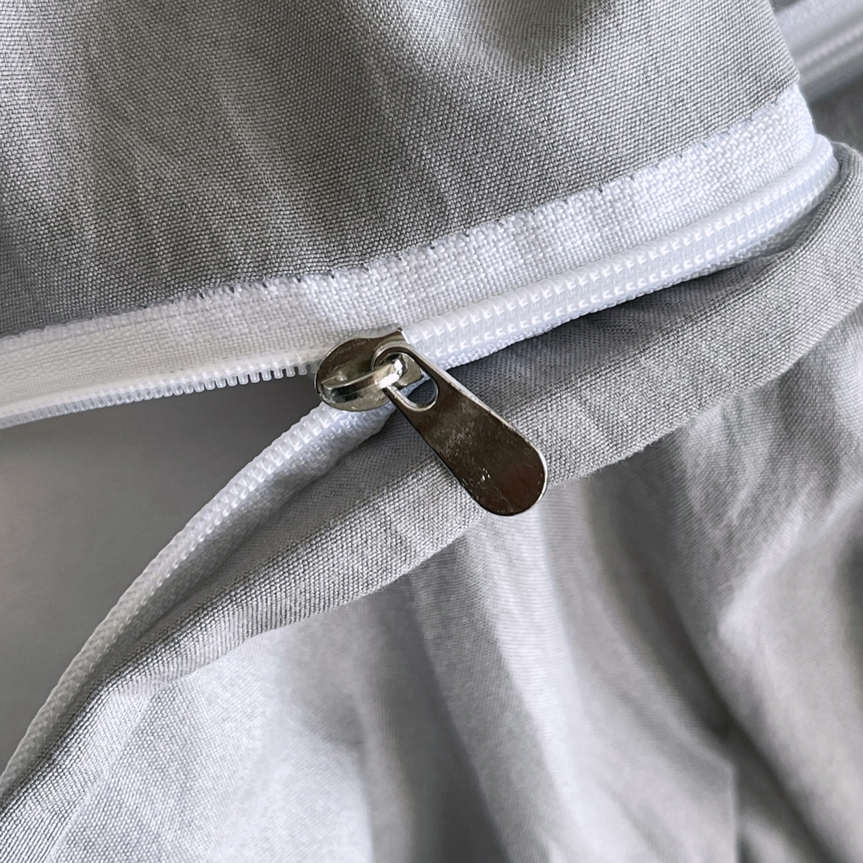 91家纺网 家纺一手货源 找家纺 （总）大麦乐田 2025新款法式轻奢碳素刺绣磨毛四件套-北欧风情