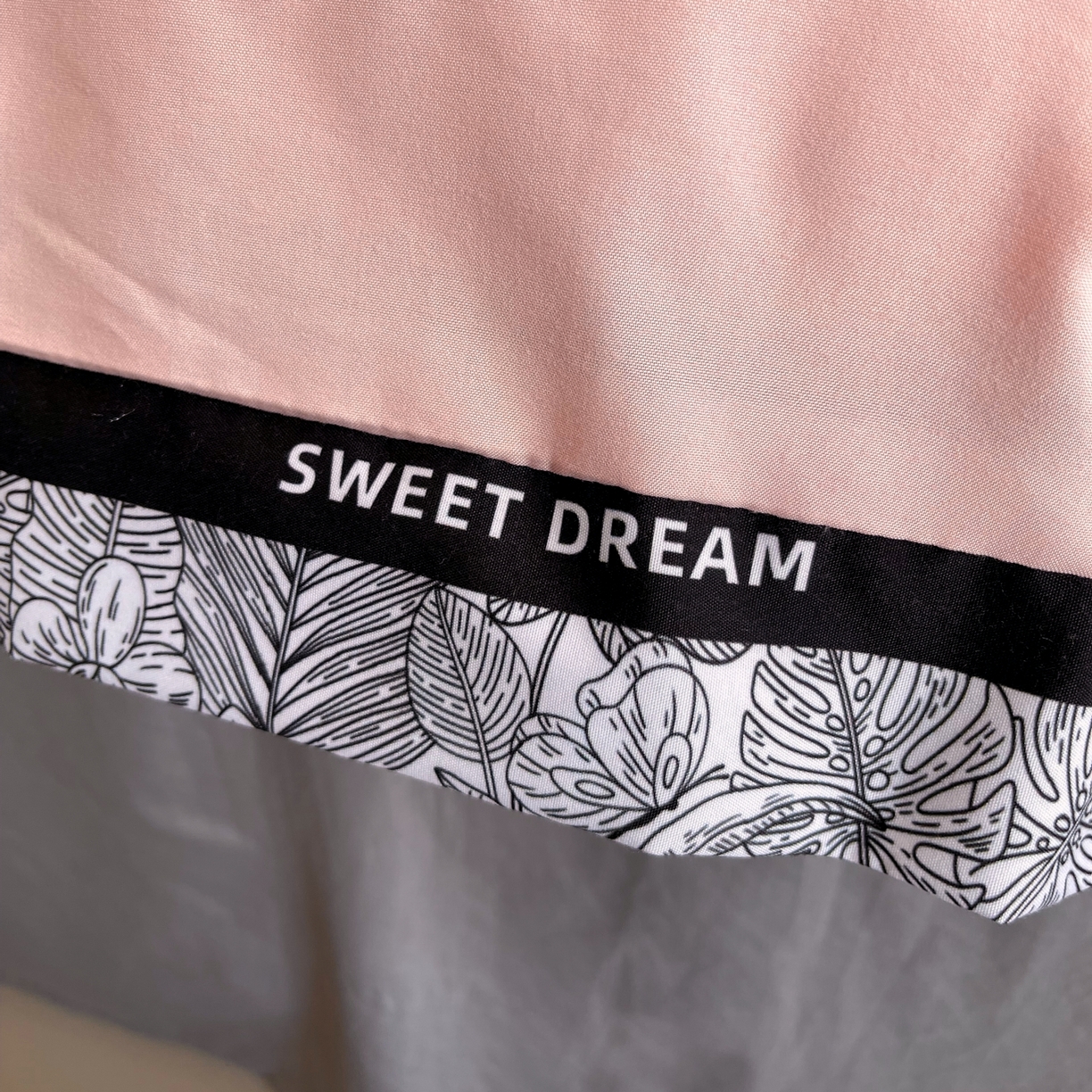 91家纺网 家纺一手货源 找家纺 大麦乐田 2025新款法式轻奢碳素刺绣磨毛四件套-北欧风情 北欧风情 香粉玉