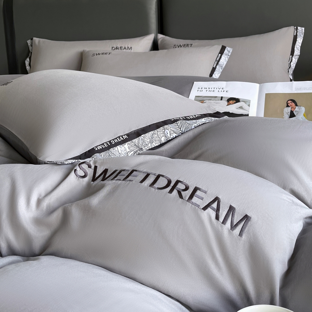 91家纺网 家纺一手货源 找家纺 大麦乐田 2025新款法式轻奢碳素刺绣磨毛四件套-北欧风情 北欧风情 绅士灰