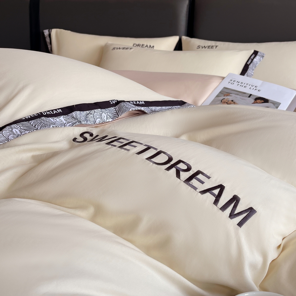 91家纺网 家纺一手货源 找家纺 大麦乐田 2025新款法式轻奢碳素刺绣磨毛四件套-北欧风情 北欧风情 奶白咖