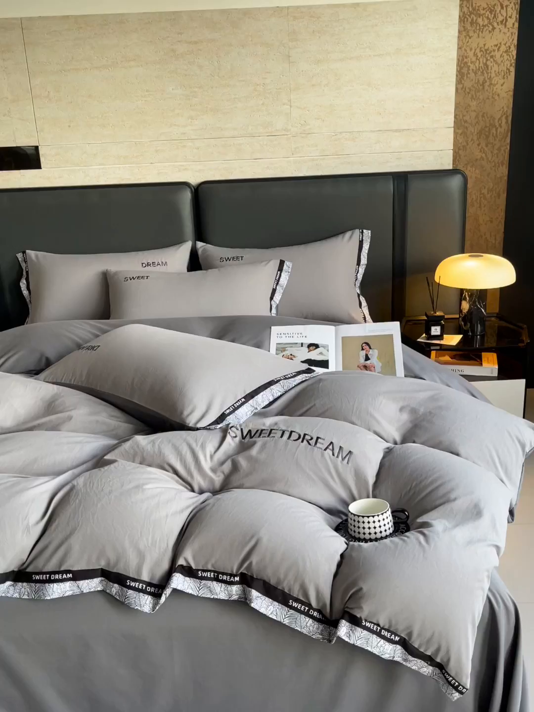 91家纺网 家纺一手货源 找家纺 大麦乐田 2025新款法式轻奢碳素刺绣磨毛四件套-北欧风情 北欧风情 绅士灰