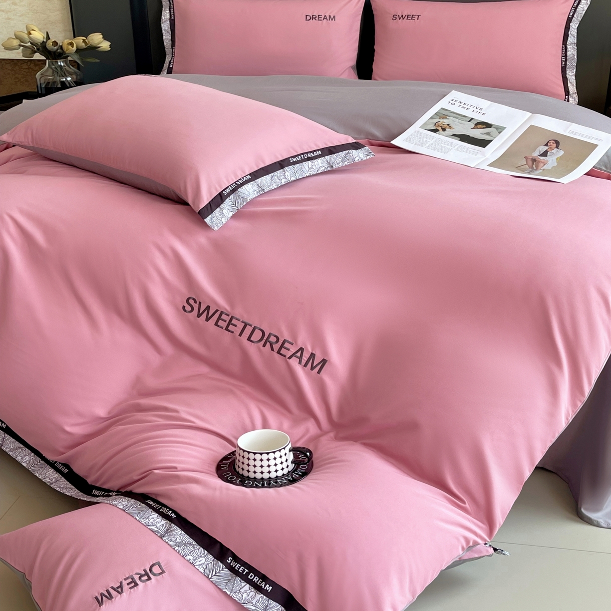 91家纺网 家纺一手货源 找家纺 大麦乐田 2025新款法式轻奢碳素刺绣磨毛四件套-北欧风情 北欧风情 红粉