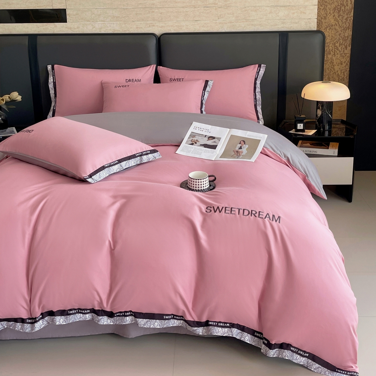 91家纺网 家纺一手货源 找家纺 大麦乐田 2025新款法式轻奢碳素刺绣磨毛四件套-北欧风情 北欧风情 红粉