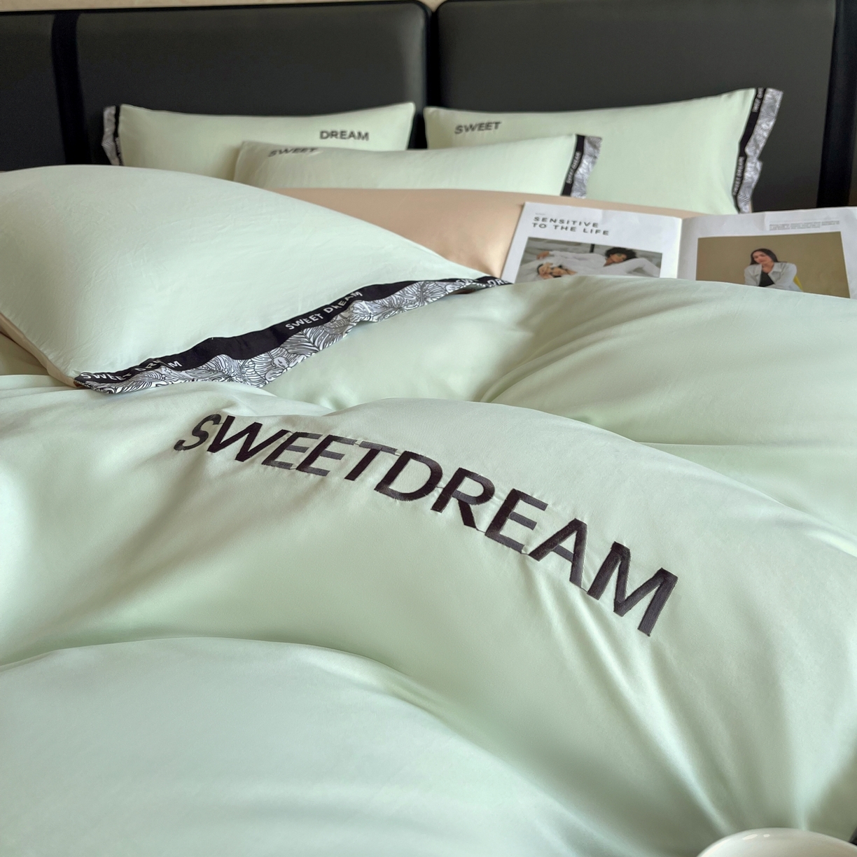 91家纺网 家纺一手货源 找家纺 大麦乐田 2025新款法式轻奢碳素刺绣磨毛四件套-北欧风情 北欧风情 浅绿