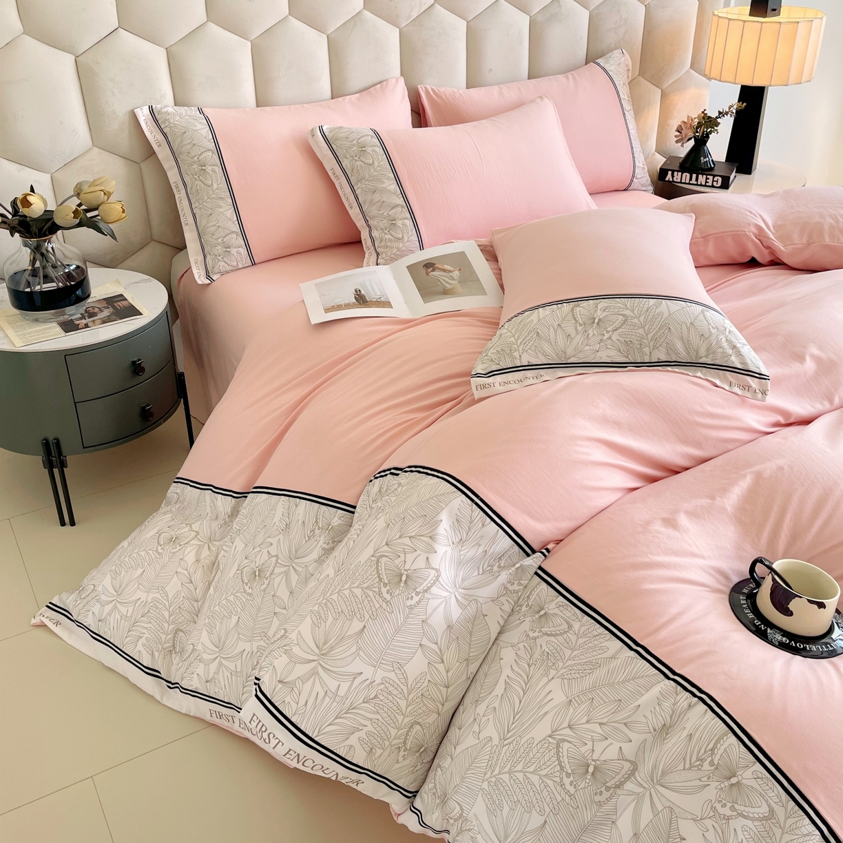 91家纺网 家纺一手货源 找家纺 大麦乐田 2025新款法式轻奢碳素磨毛四件套-卡琳娜系列 卡琳娜 粉玉