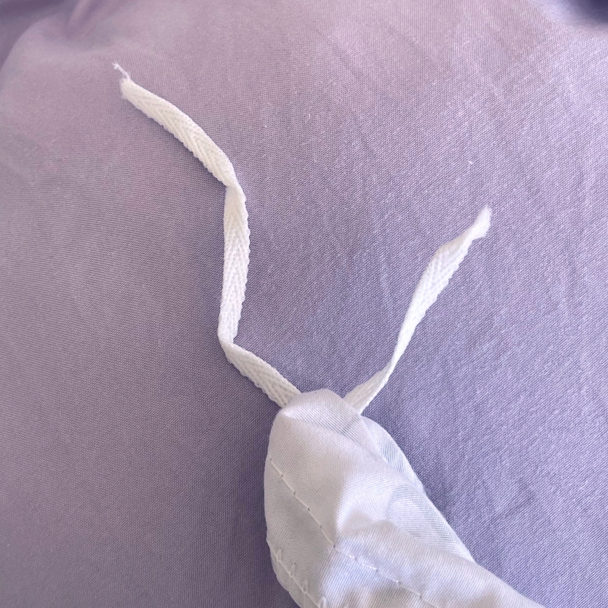 91家纺网 家纺一手货源 找家纺 大麦乐田 2025新款法式轻奢碳素磨毛四件套-卡琳娜系列 卡琳娜 紫灰