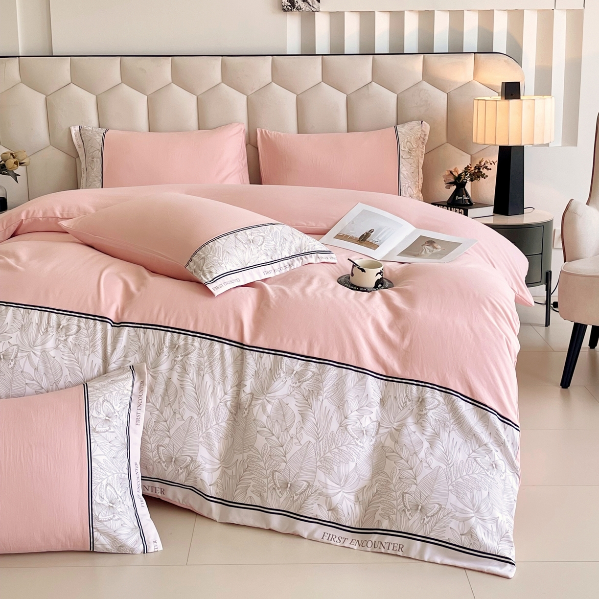 91家纺网 家纺一手货源 找家纺 大麦乐田 2025新款法式轻奢碳素磨毛四件套-卡琳娜系列 卡琳娜 粉玉