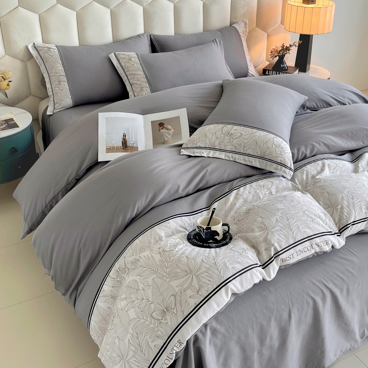 91家纺网 家纺一手货源 找家纺 大麦乐田 2025新款法式轻奢碳素磨毛四件套-卡琳娜系列 卡琳娜 绅士灰