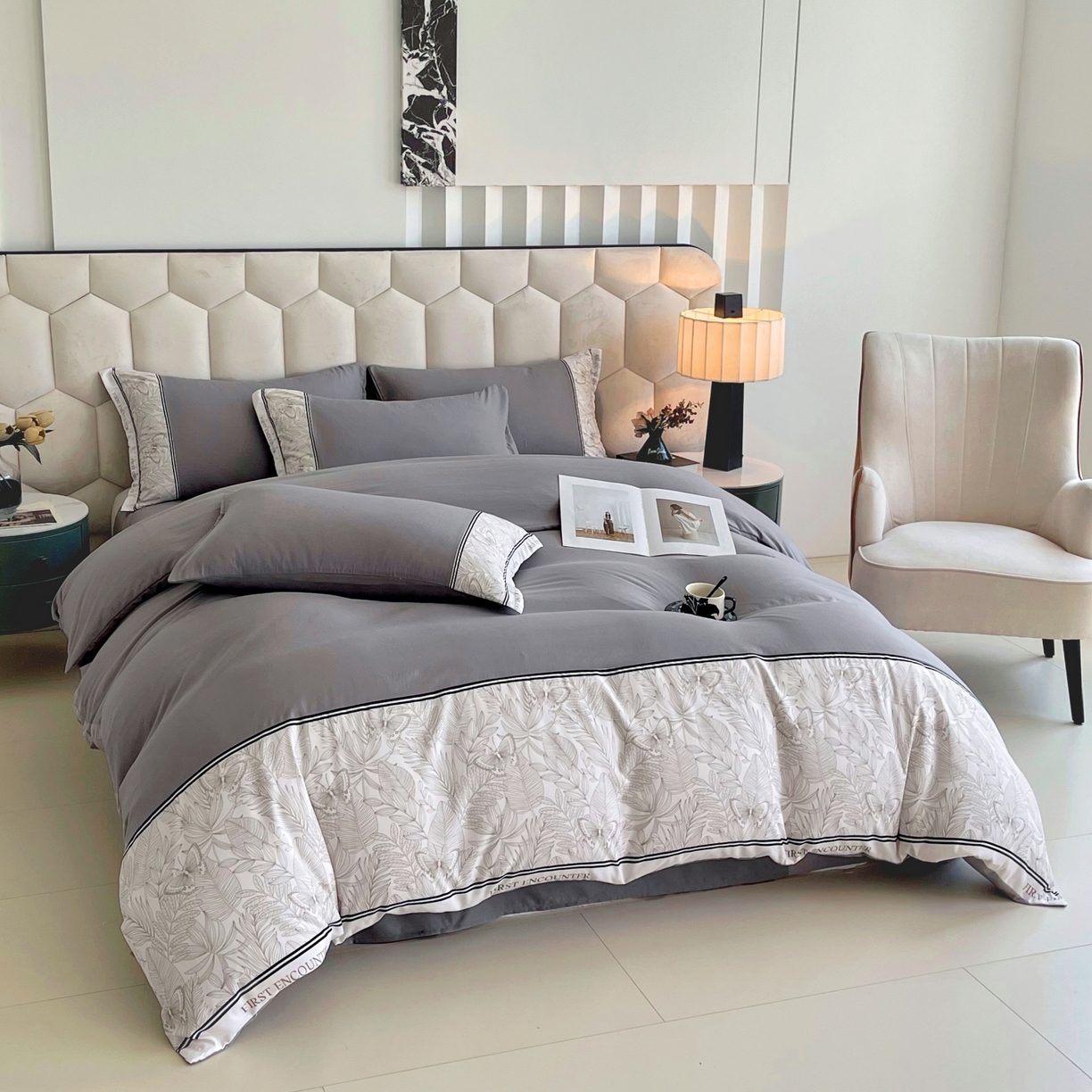 91家纺网 家纺一手货源 找家纺 大麦乐田 2025新款法式轻奢碳素磨毛四件套-卡琳娜系列 卡琳娜 绅士灰