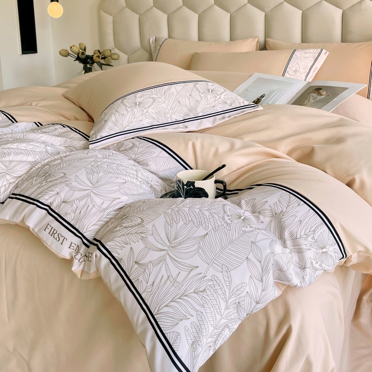 91家纺网 家纺一手货源 找家纺 大麦乐田 2025新款法式轻奢碳素磨毛四件套-卡琳娜系列 卡琳娜 小熊咖