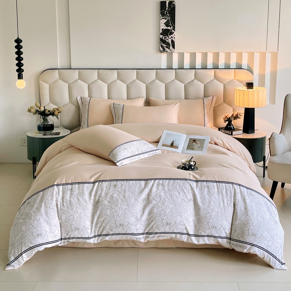 91家纺网 家纺一手货源 找家纺 大麦乐田 2025新款法式轻奢碳素磨毛四件套-卡琳娜系列 卡琳娜 小熊咖