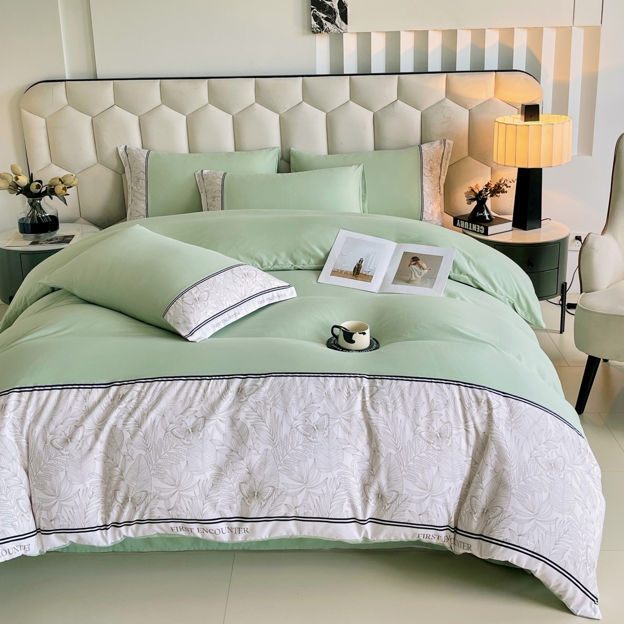 91家纺网 家纺一手货源 找家纺 大麦乐田 2025新款法式轻奢碳素磨毛四件套-卡琳娜系列 卡琳娜 奶茶绿