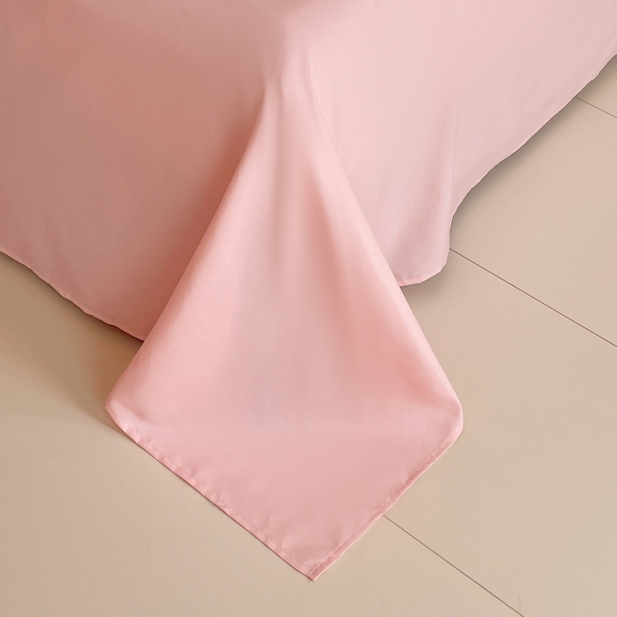 91家纺网 家纺一手货源 找家纺 （总）大麦乐田 2025新款四季亲肤磨毛立体花刺绣工艺款四件套-花香蝶舞