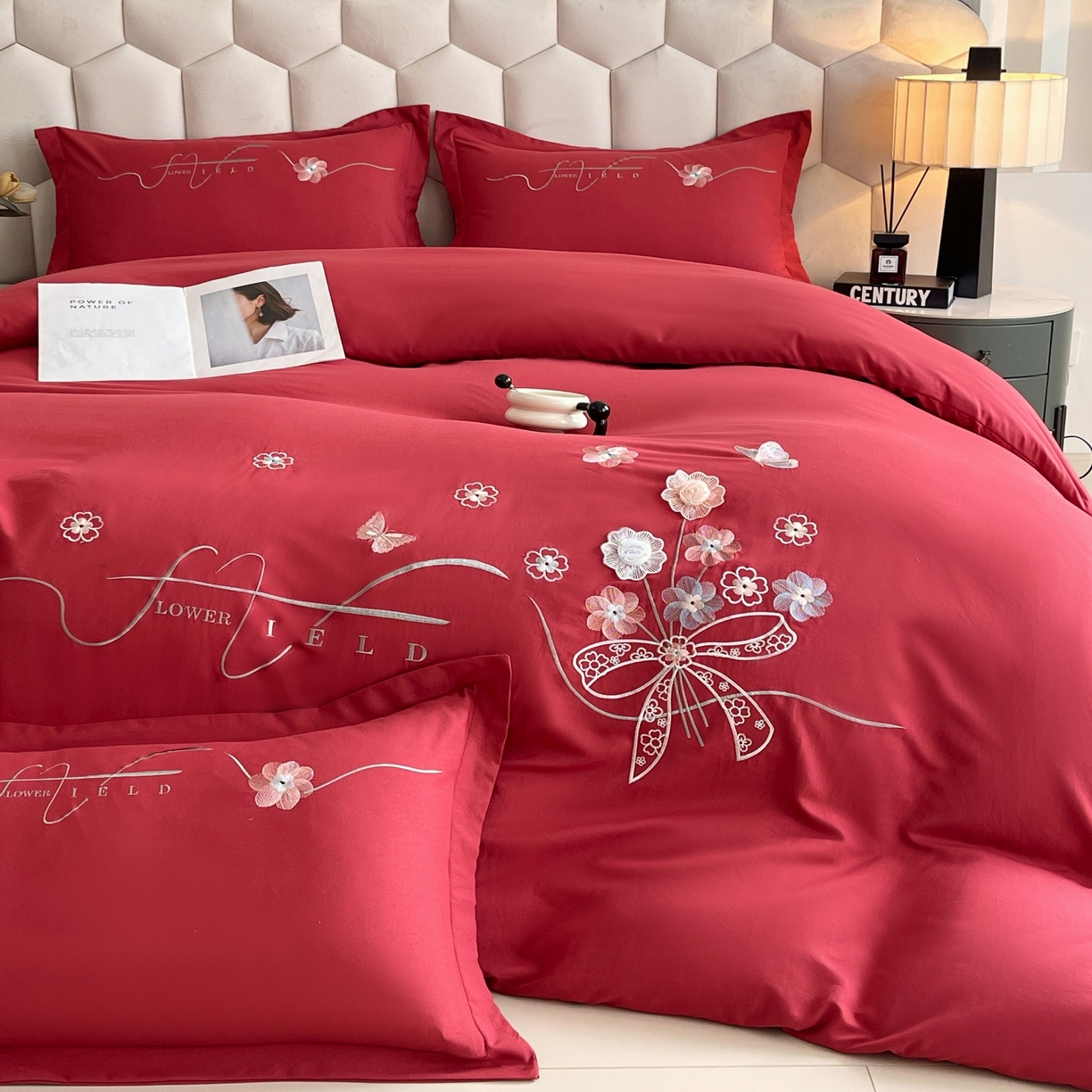 91家纺网 家纺一手货源 找家纺 大麦乐田 2025新款四季亲肤磨毛立体花刺绣工艺款四件套-花香蝶舞 花香蝶舞-大红