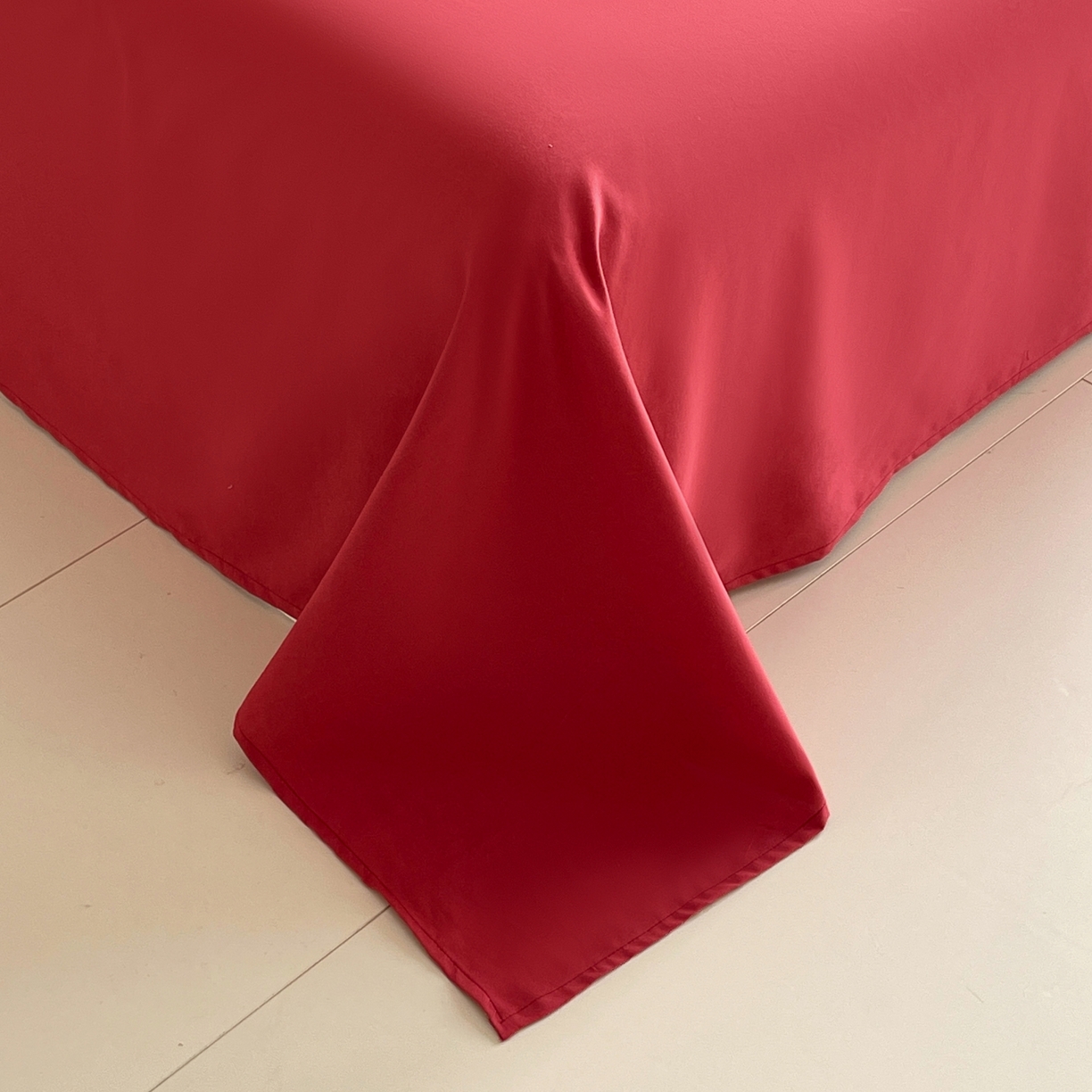 91家纺网 家纺一手货源 找家纺 大麦乐田 2025新款四季亲肤磨毛立体花刺绣工艺款四件套-花香蝶舞 花香蝶舞-大红