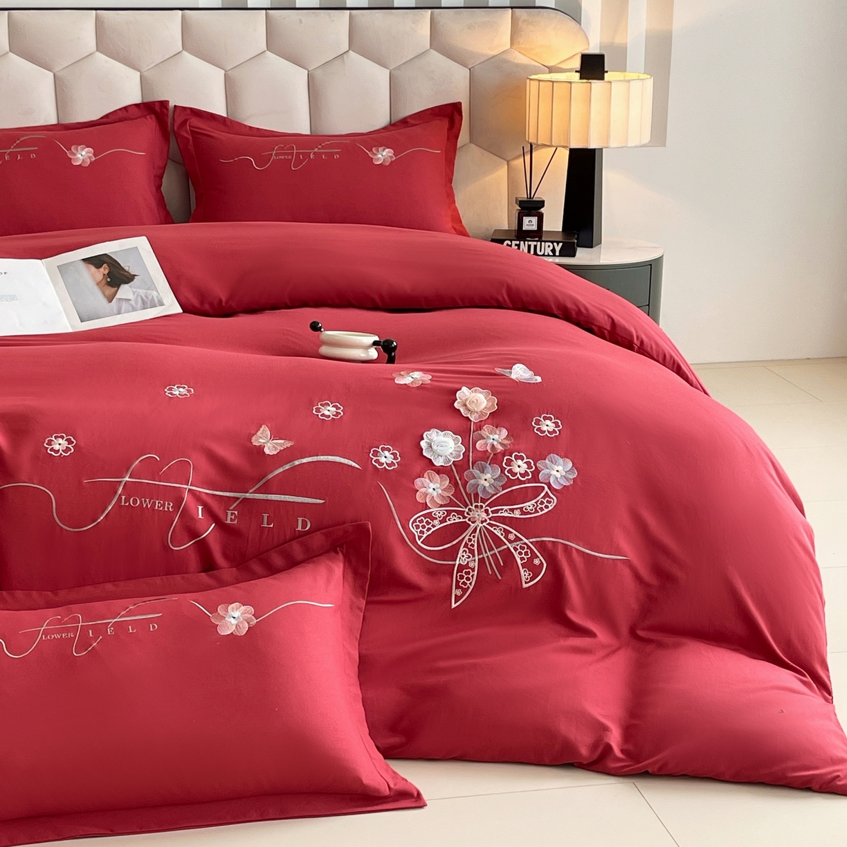 91家纺网 家纺一手货源 找家纺 大麦乐田 2025新款四季亲肤磨毛立体花刺绣工艺款四件套-花香蝶舞 花香蝶舞-大红