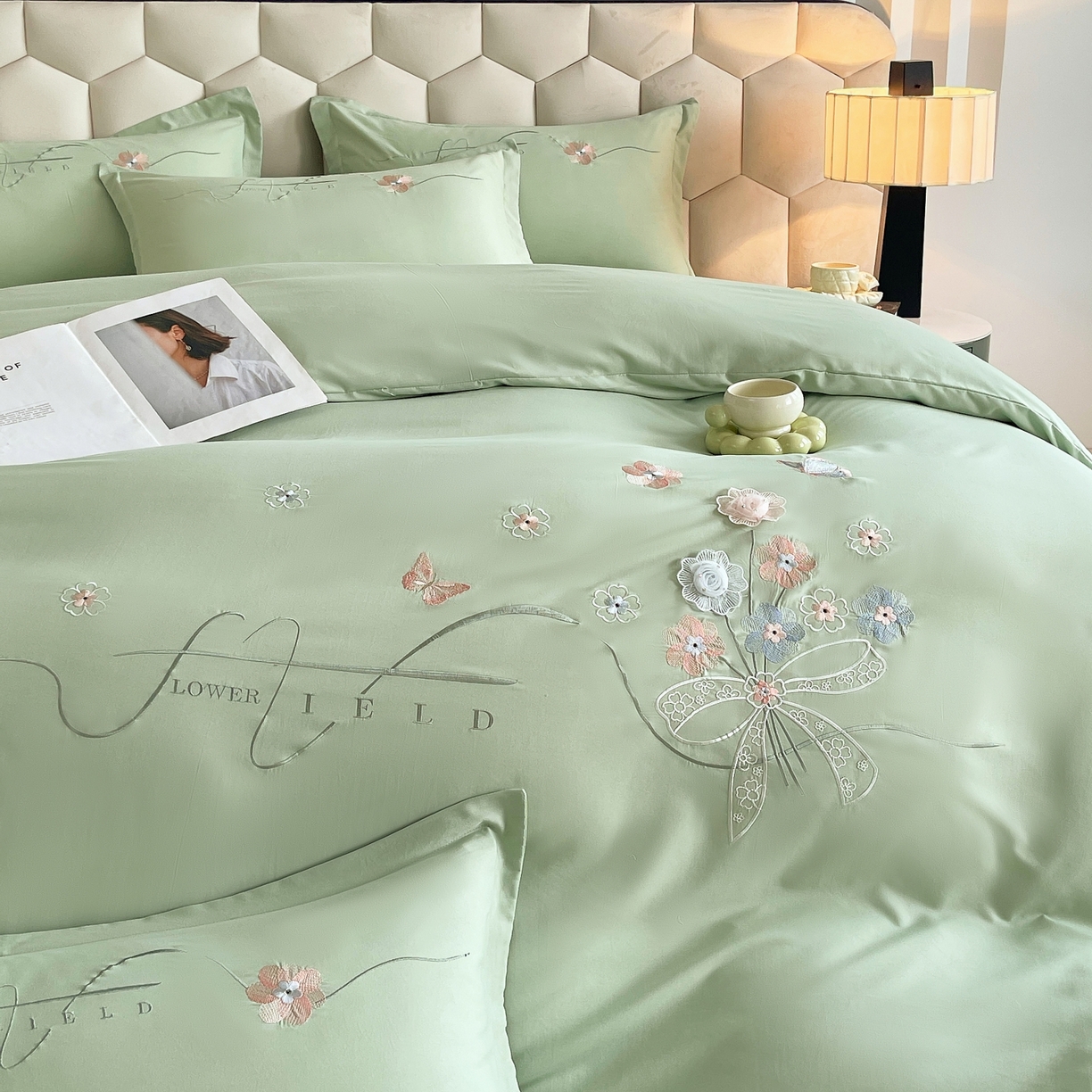 91家纺网 家纺一手货源 找家纺 大麦乐田 2025新款四季亲肤磨毛立体花刺绣工艺款四件套-花香蝶舞 花香蝶舞-奶茶绿