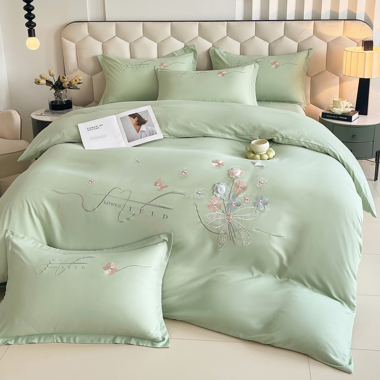 91家纺网 家纺一手货源 找家纺 （总）大麦乐田 2025新款四季亲肤磨毛立体花刺绣工艺款四件套-花香蝶舞