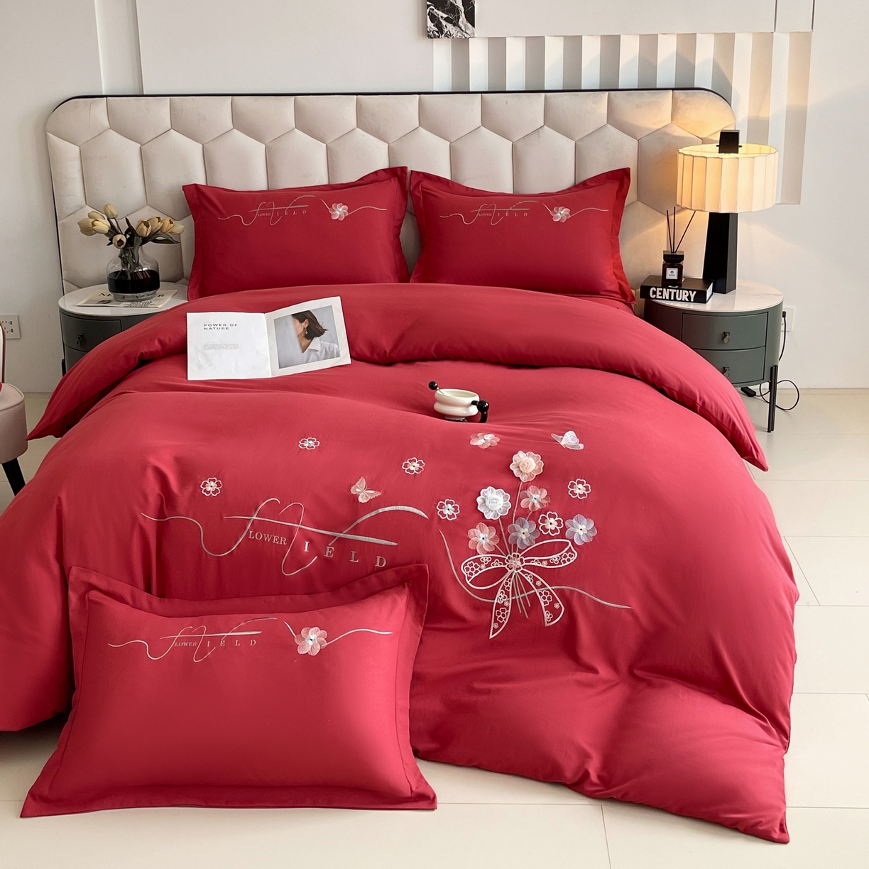 91家纺网 家纺一手货源 找家纺 大麦乐田 2025新款四季亲肤磨毛立体花刺绣工艺款四件套-花香蝶舞 花香蝶舞-大红