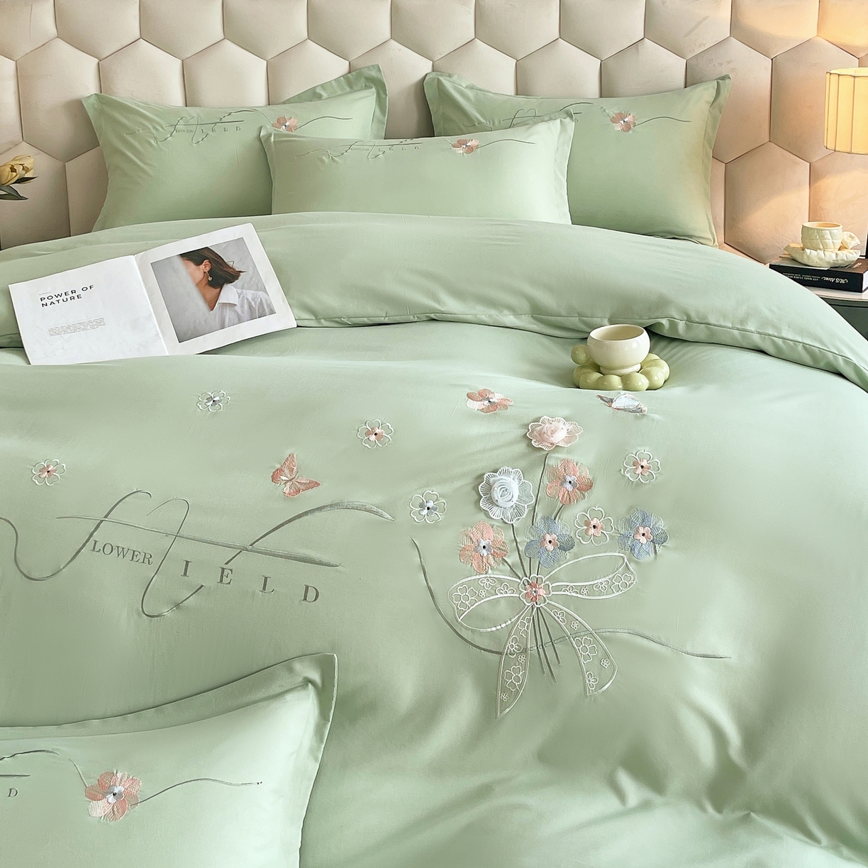 91家纺网 家纺一手货源 找家纺 大麦乐田 2025新款四季亲肤磨毛立体花刺绣工艺款四件套-花香蝶舞 花香蝶舞-奶茶绿
