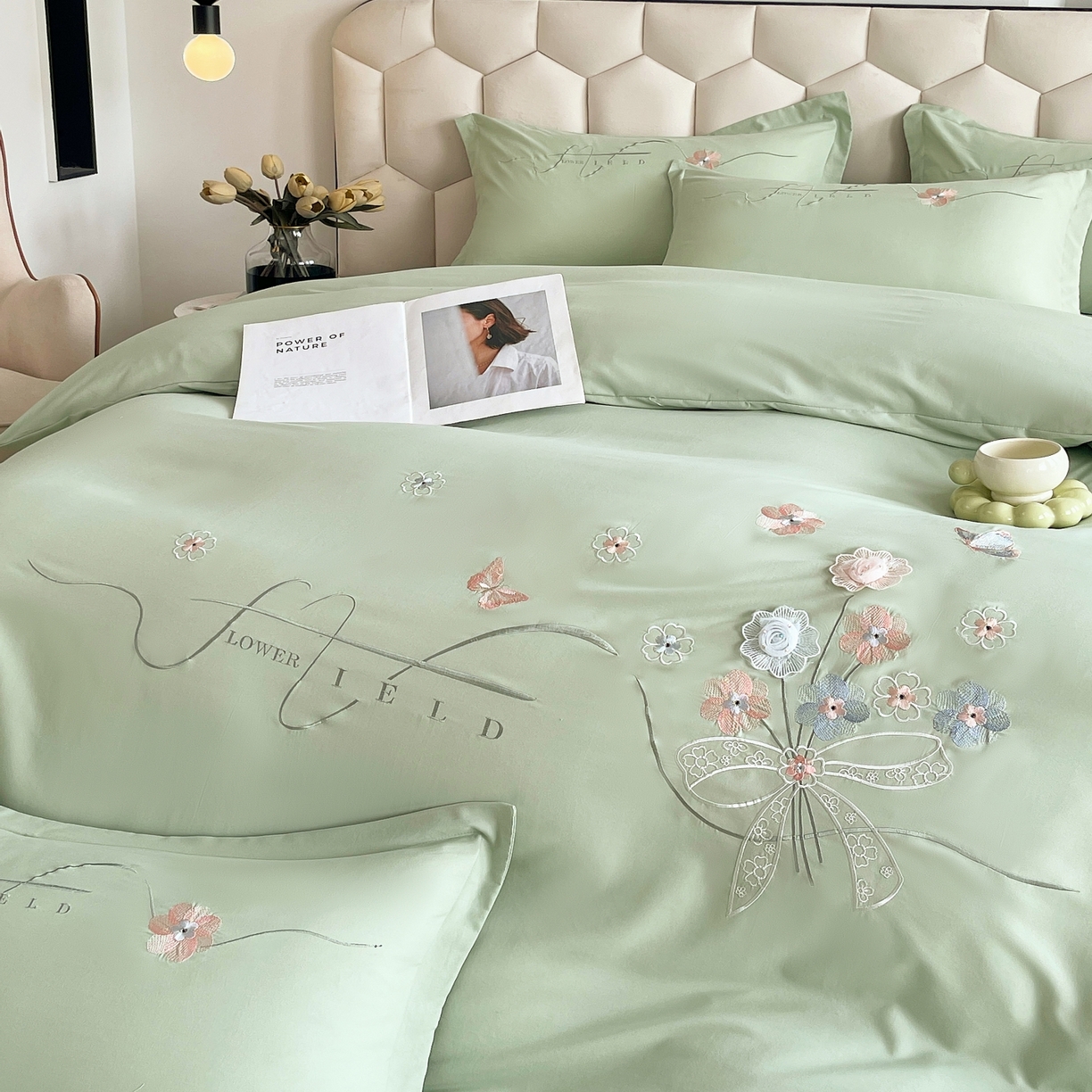 91家纺网 家纺一手货源 找家纺 大麦乐田 2025新款四季亲肤磨毛立体花刺绣工艺款四件套-花香蝶舞 花香蝶舞-奶茶绿
