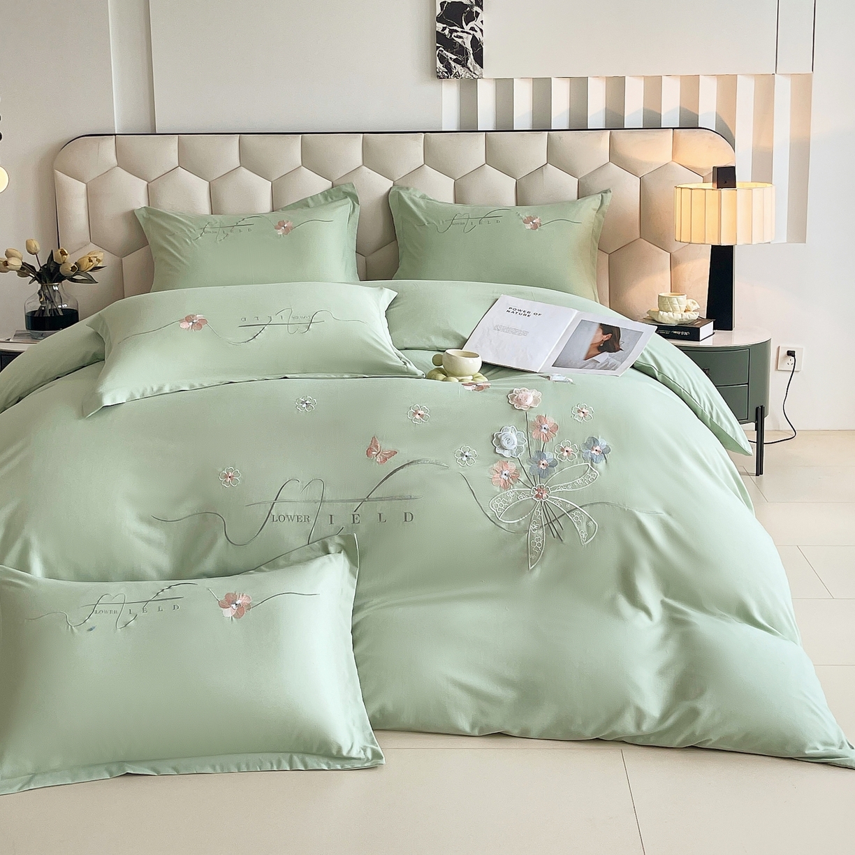 91家纺网 家纺一手货源 找家纺 大麦乐田 2025新款四季亲肤磨毛立体花刺绣工艺款四件套-花香蝶舞 花香蝶舞-奶茶绿