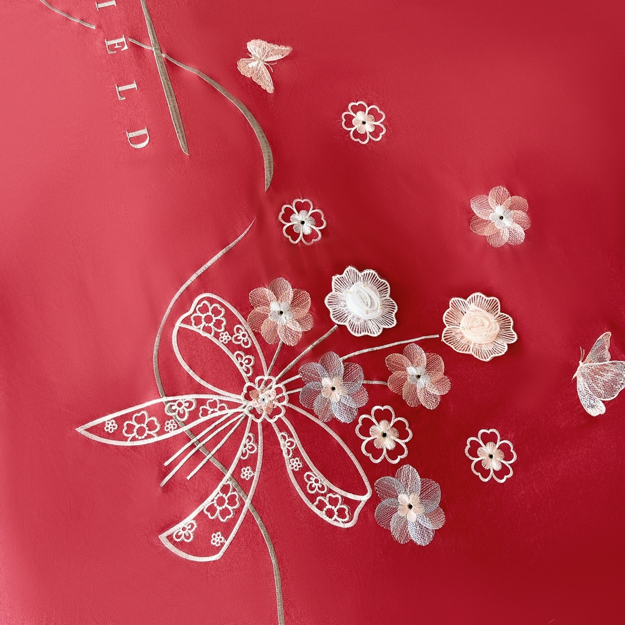 91家纺网 家纺一手货源 找家纺 大麦乐田 2025新款四季亲肤磨毛立体花刺绣工艺款四件套-花香蝶舞 花香蝶舞-大红