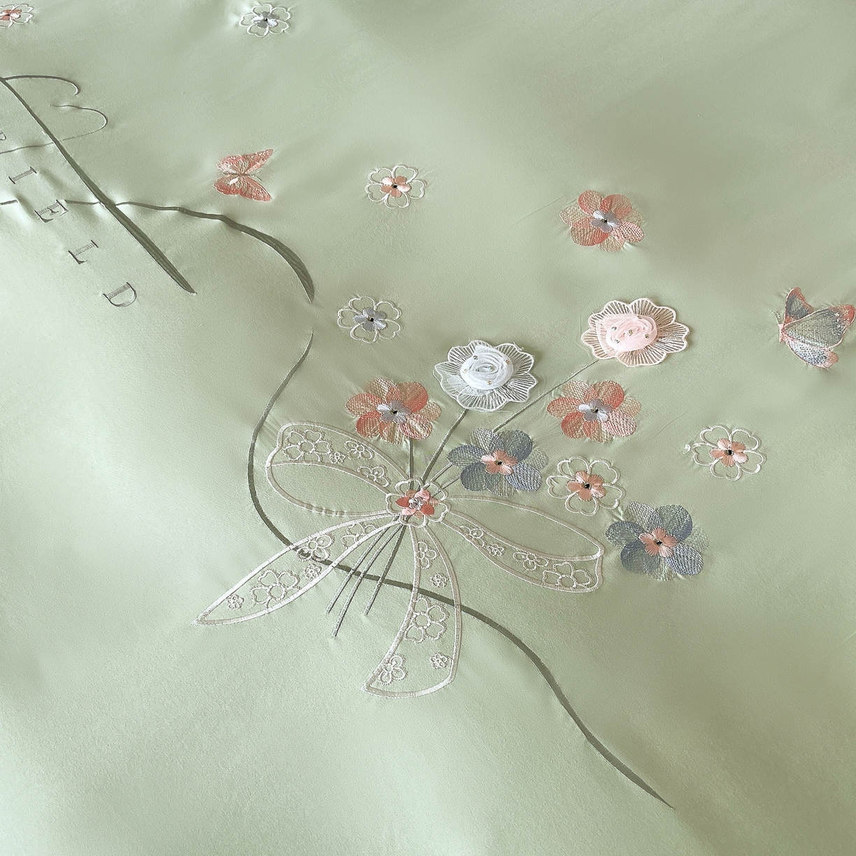 91家纺网 家纺一手货源 找家纺 大麦乐田 2025新款四季亲肤磨毛立体花刺绣工艺款四件套-花香蝶舞 花香蝶舞-奶茶绿