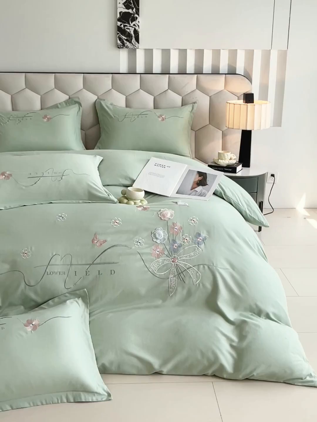 91家纺网 家纺一手货源 找家纺 大麦乐田 2025新款四季亲肤磨毛立体花刺绣工艺款四件套-花香蝶舞 花香蝶舞-奶茶绿