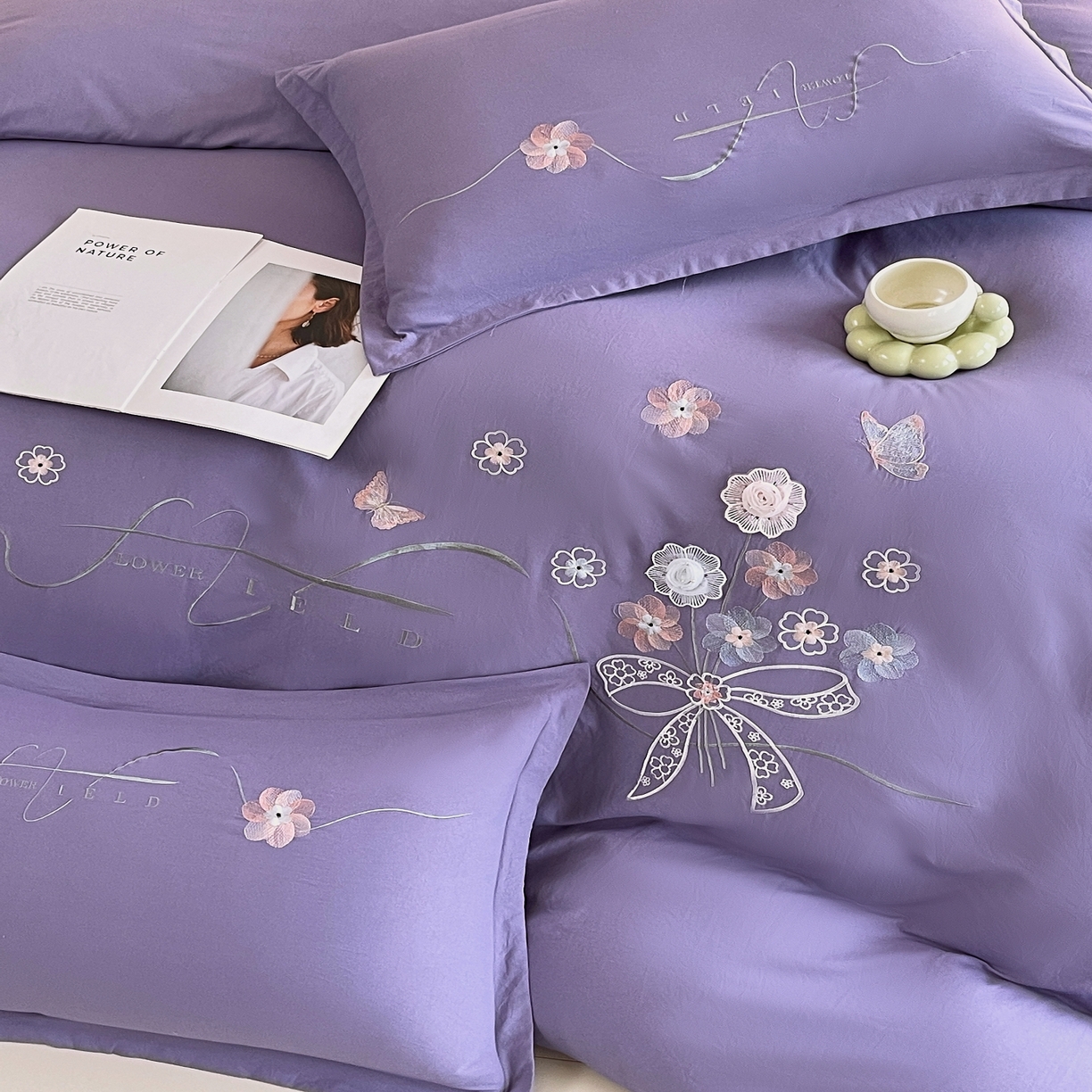 91家纺网 家纺一手货源 找家纺 大麦乐田 2025新款四季亲肤磨毛立体花刺绣工艺款四件套-花香蝶舞 花香蝶舞-梦幻紫