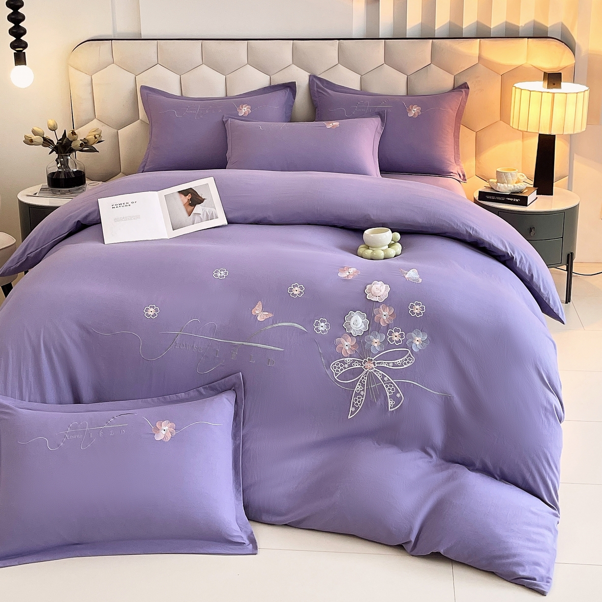 91家纺网 家纺一手货源 找家纺 大麦乐田 2025新款四季亲肤磨毛立体花刺绣工艺款四件套-花香蝶舞 花香蝶舞-梦幻紫