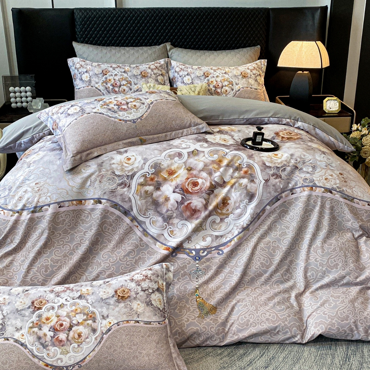 91家纺网 家纺一手货源 找家纺 大麦乐田 2025新款珍珠棉大版印花四件套 境澜-灰