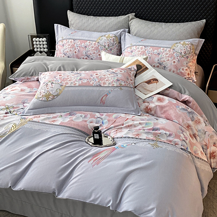 91家纺网 家纺一手货源 找家纺 大麦乐田 2025新款珍珠棉大版印花四件套 若芸-粉