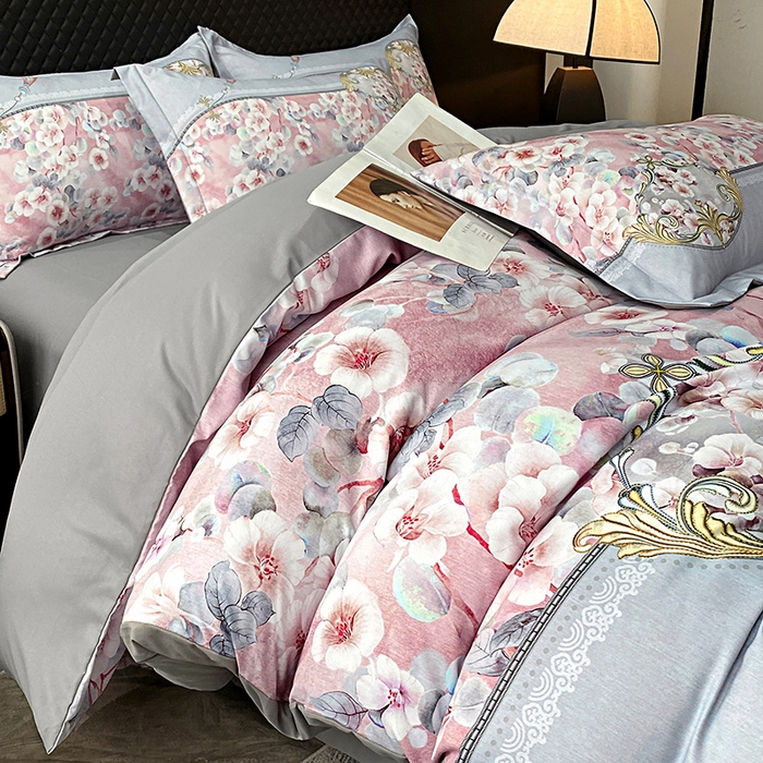 91家纺网 家纺一手货源 找家纺 大麦乐田 2025新款珍珠棉大版印花四件套 若芸-粉